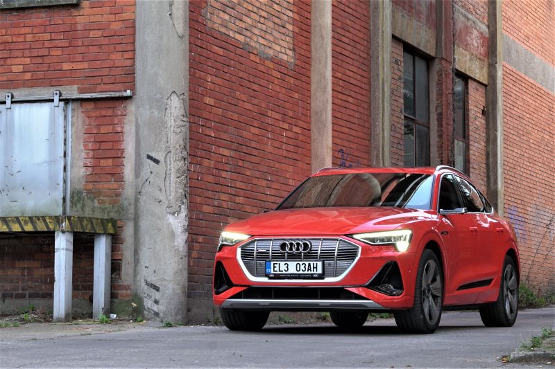 Audi e-tron Sportback 55 quattro 2020 - title image