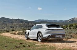 Porsche Taycan Cross Turismo - Image 13 from the photo gallery