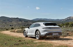 Porsche Taycan Cross Turismo - Image 15 from the photo gallery