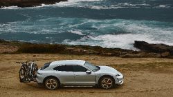 Porsche Taycan Cross Turismo - Image 9 from the photo gallery
