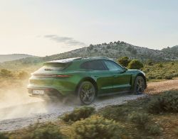 Porsche Taycan Cross Turismo - Bild 12 aus der Fotogalerie