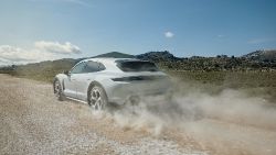 Porsche Taycan Cross Turismo - Bild 17 aus der Fotogalerie