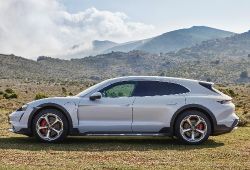 Porsche Taycan Cross Turismo - Bild 8 aus der Fotogalerie