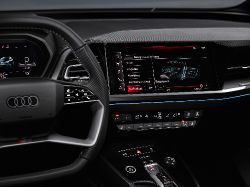 Audi Q4 e-tron - interior dashboard