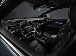 Audi Q4 e-tron - interior dashboard