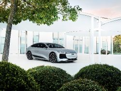 Audi A6 Sportback e-tron - front right view
