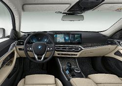 BMW i4 - interior dashboard