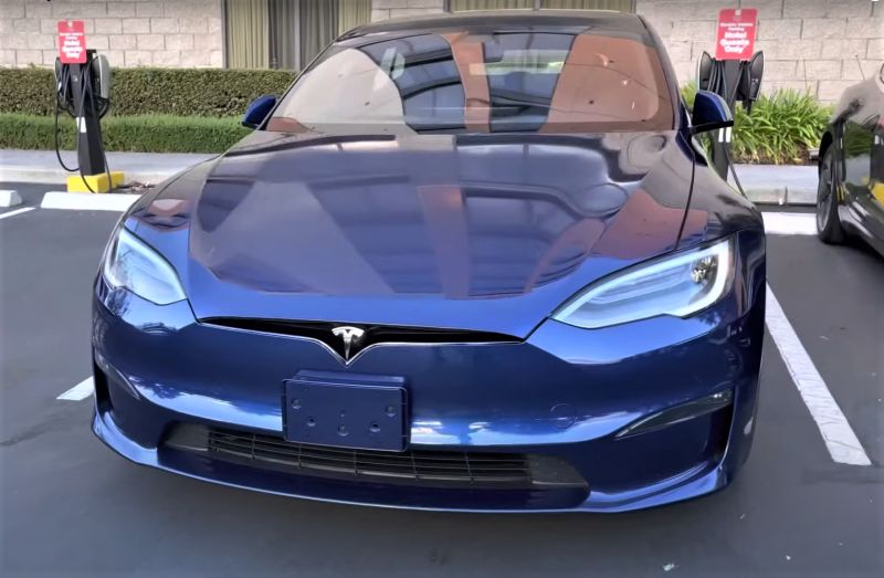 Tesla Model S  0 - Titelbild