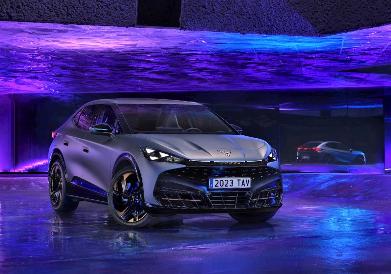 titulní obrázek pro Cupra Unveils Tavascan: An Attractive Electric SUV Coupé