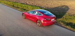 Tesla Model 3 - Bild 23 aus der Fotogalerie