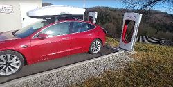 Tesla Model 3 - Bild 26 aus der Fotogalerie