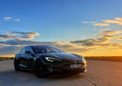 Tesla Model S - Image 18 from the photo gallery