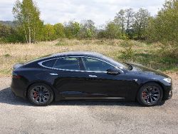 Tesla Model S - Image 2 from the photo gallery