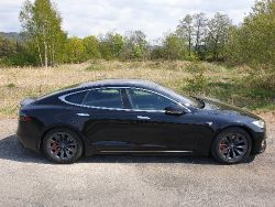 Tesla Model S - Bild 2 aus der Fotogalerie