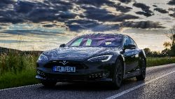 Tesla Model S - 1. obrázek fotogalerie