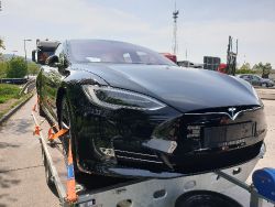 Tesla Model S - Bild 48 aus der Fotogalerie