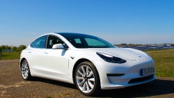 Tesla Model 3 - Bild 1 aus der Fotogalerie