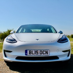 Tesla Model 3 - Bild 3 aus der Fotogalerie