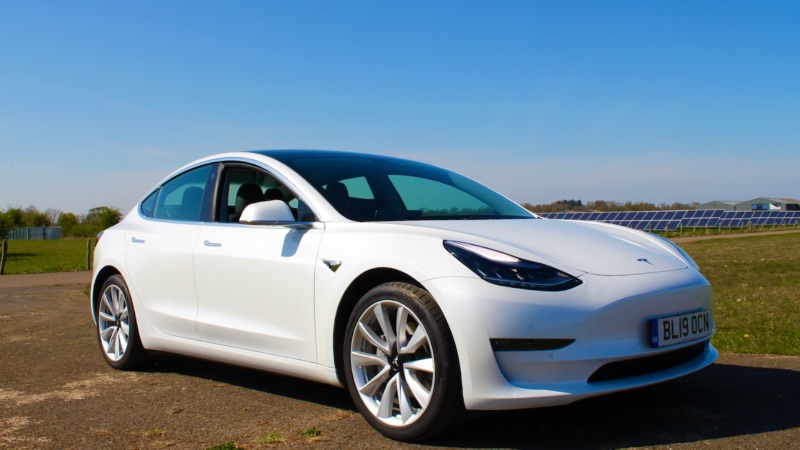 Tesla Model 3 Standard Range Plus 2019 - Titelbild