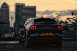 Ford Mustang Mach-E - 12. obrázek fotogalerie