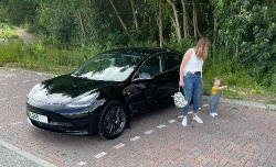 Tesla Model 3 - Image 2 from the photo gallery