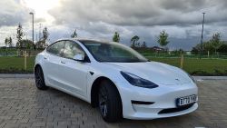 Tesla Model 3 - Bild 2 aus der Fotogalerie