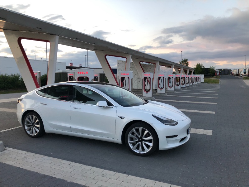 Tesla Model 3 Long Range AWD 2019 - Titelbild