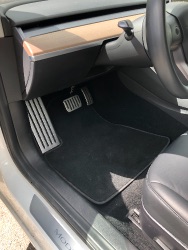Tesla Model 3 - Added aluminium pedals and plate