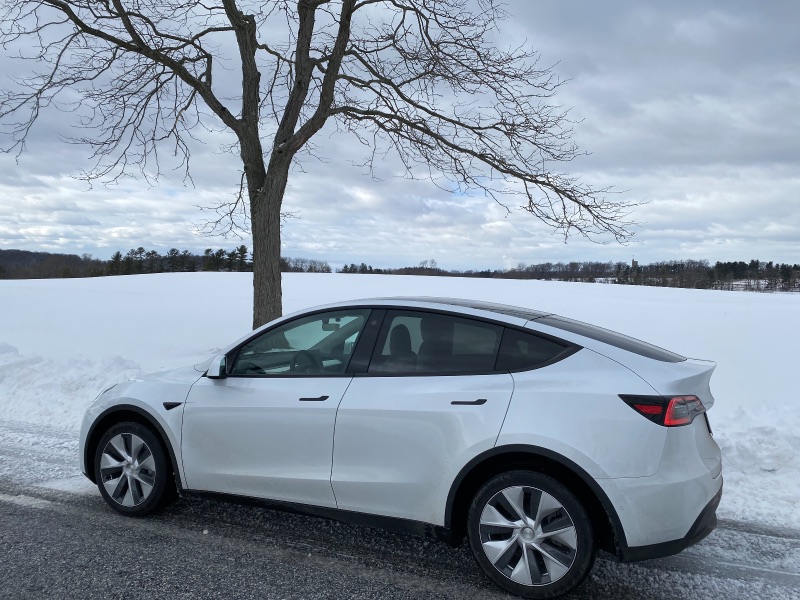 Tesla Model Y LR 2021 - title image