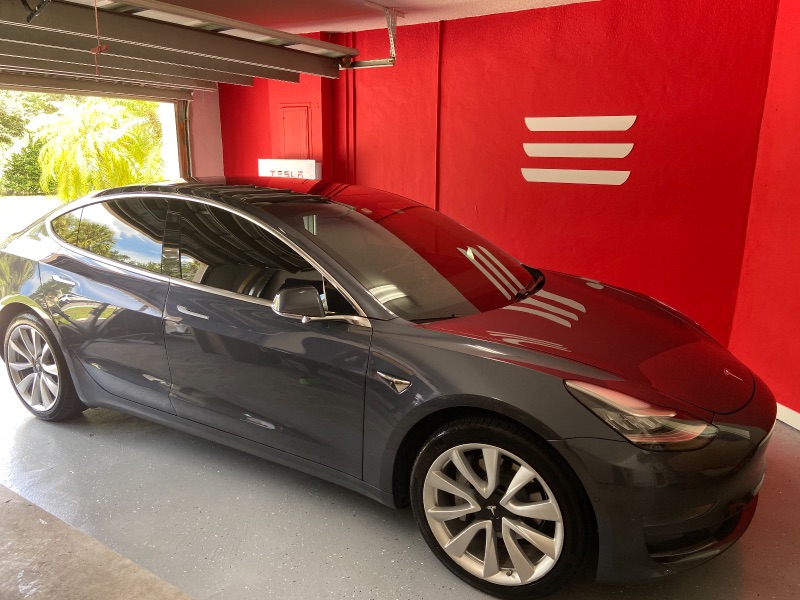 Tesla Model 3 Standard Range + 2020 - Titelbild