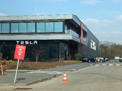 Tesla Model S - Bild 8 aus der Fotogalerie