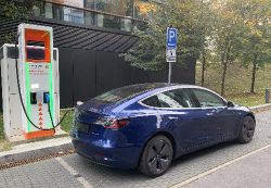 Tesla Model 3 - photogallery image