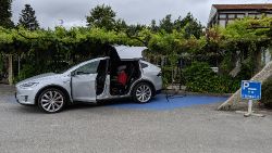 Tesla Model X - Image 2 from the photo gallery