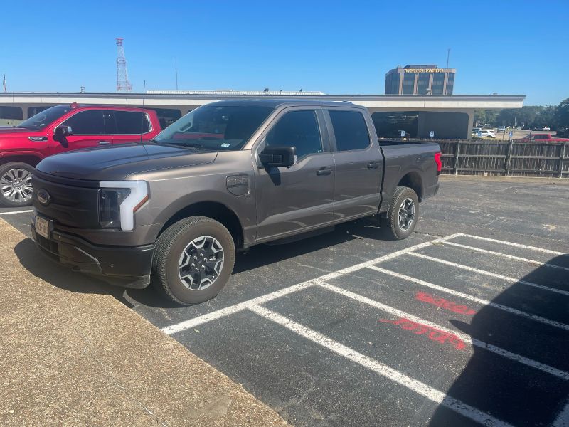 Ford F-150 Lightning Pro Standard Range 2022 - Titelbild