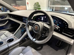 Porsche Taycan Sport Turismo - Bild 7 aus der Fotogalerie