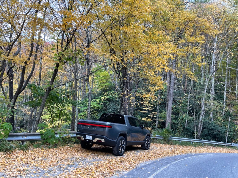 Rivian R1T Adventure 2022 - title image