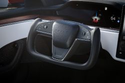 Tesla Model S - Yoke Steering