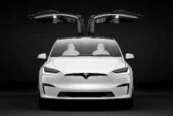 Tesla Model X - falcon doors