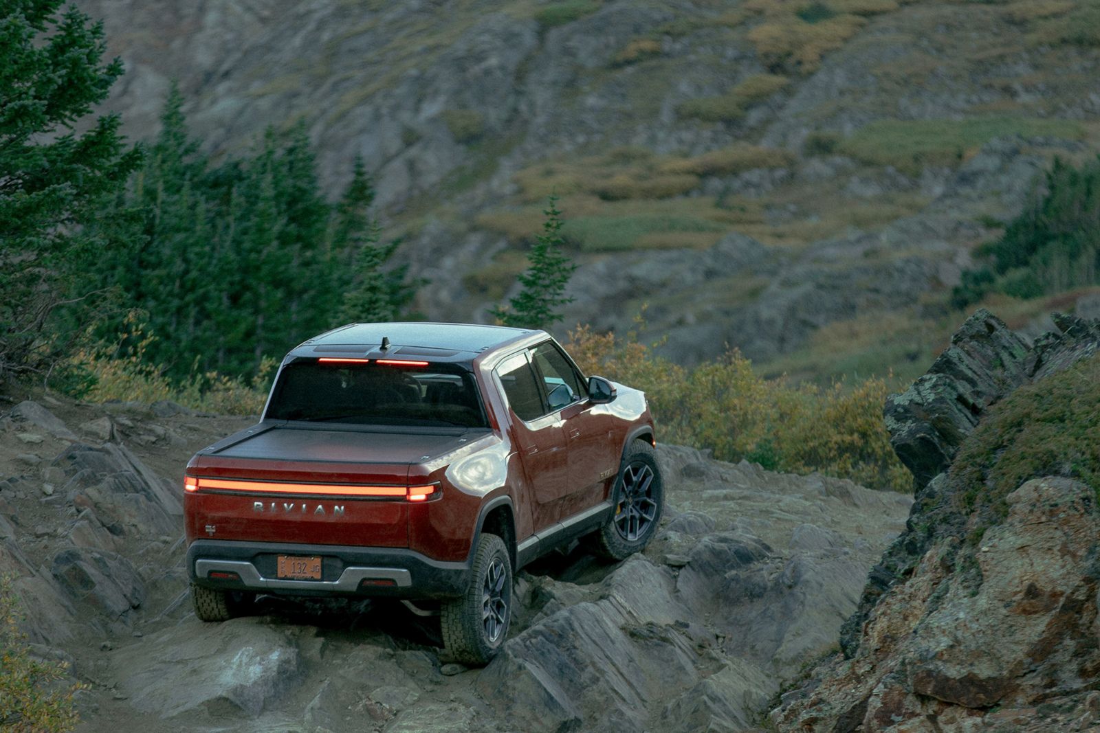 Rivian R1T QuadMotor AWD Large Pack tech specs and prices myEVreview