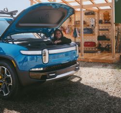 Rivian R1T - Frunk