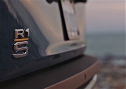 Rivian R1S