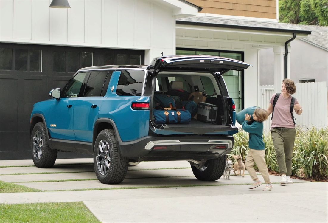 Rivian R1S QuadMotor AWD Large Pack tech specs and prices myEVreview
