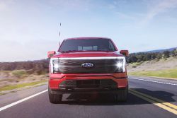 Ford F-150 Lightning - front