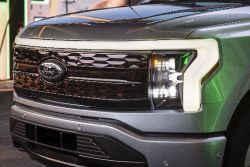 Ford F-150 Lightning - front headlight