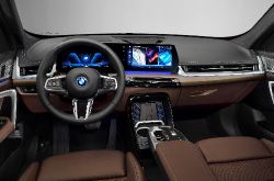 BMW iX1 - interior 