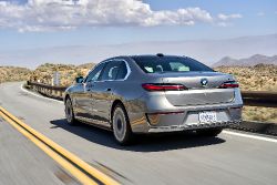 BMW i7 - rear