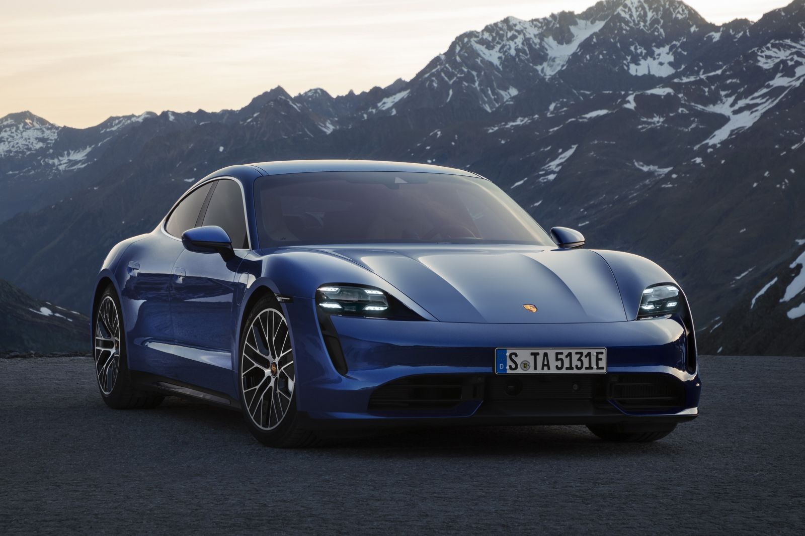 Porsche Taycan S - tech specs and prices | myEVreview