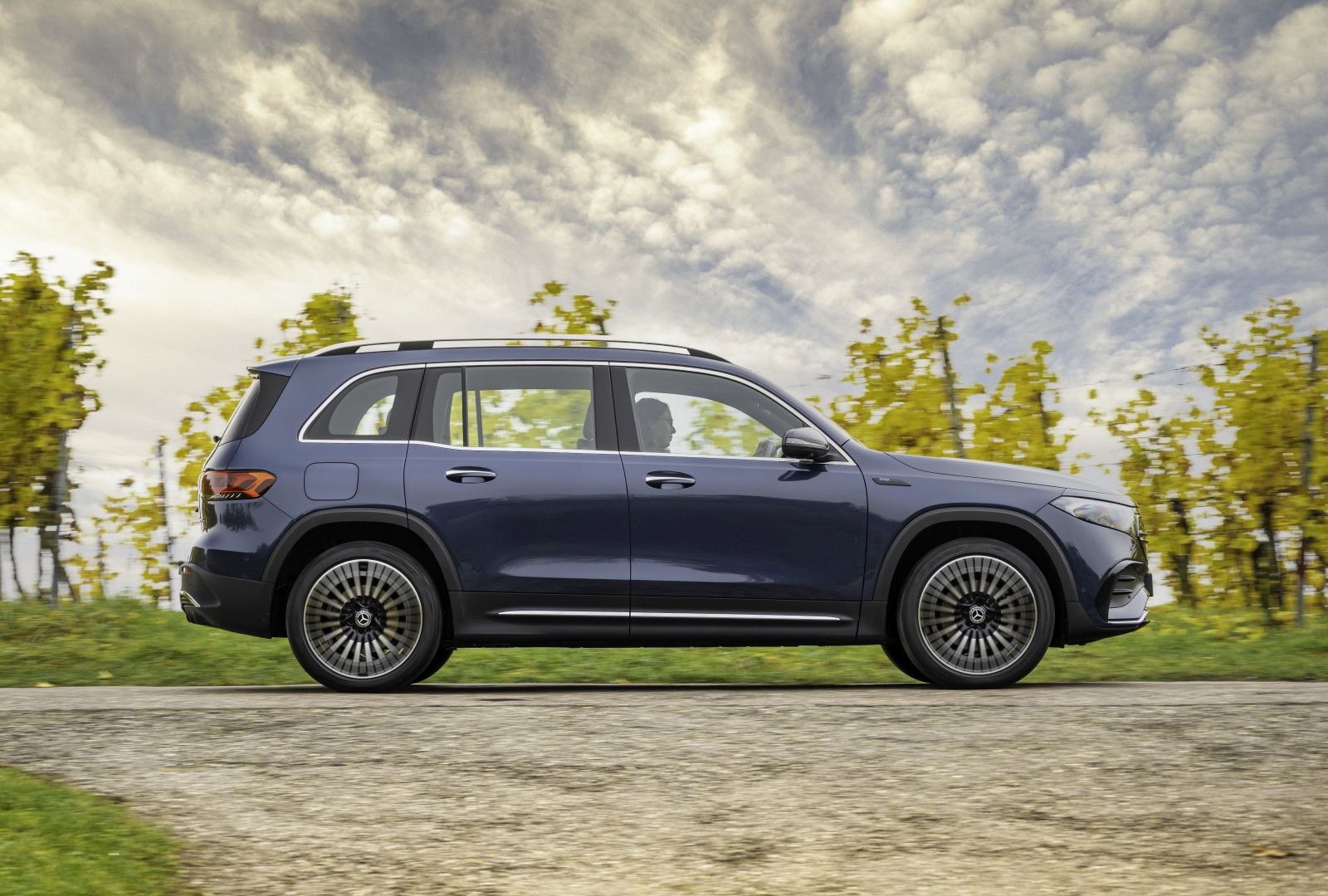 MercedesBenz EQB 300 4MATIC tech specs and prices myEVreview