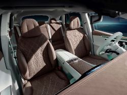 Mercedes-Benz EQE SUV - front seats