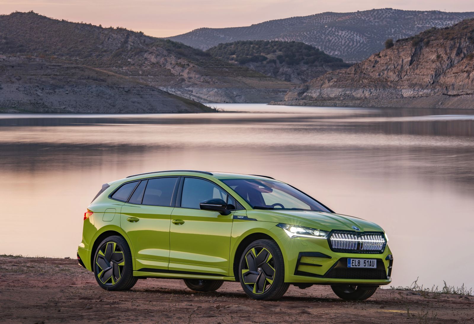 Skoda Enyaq iV 80 (2021-2023) price and specifications - EV Database